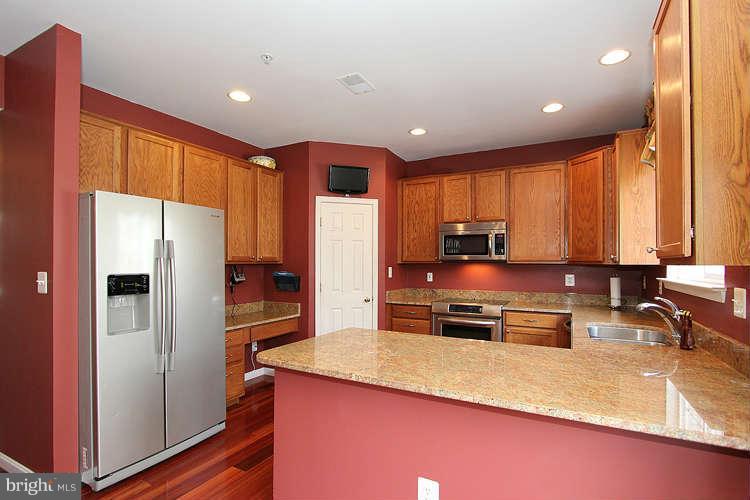 18852 Broken Oak Road Boyds, MD 20841 - Photo 9 of 24 Kitchen