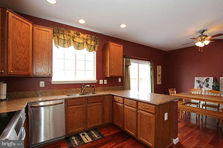 18852 Broken Oak Road Boyds, MD 20841 - Photo 10 of 24 Kitchen