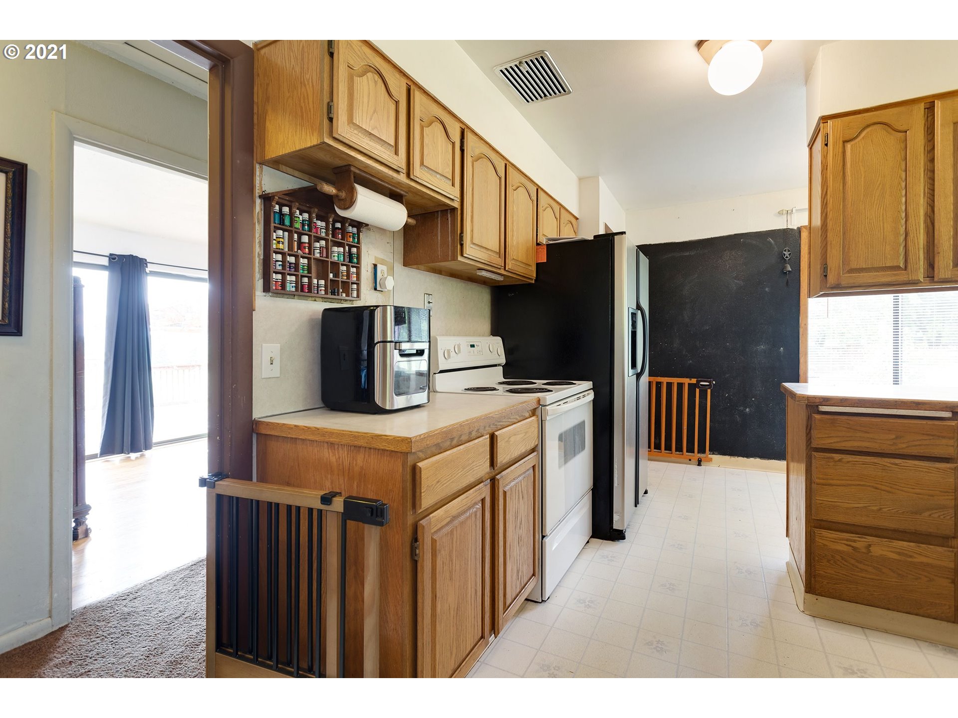 26061 Southeast Rugg Road Damascus, OR 97089 - Photo 12 of 25 Gallery Image 12