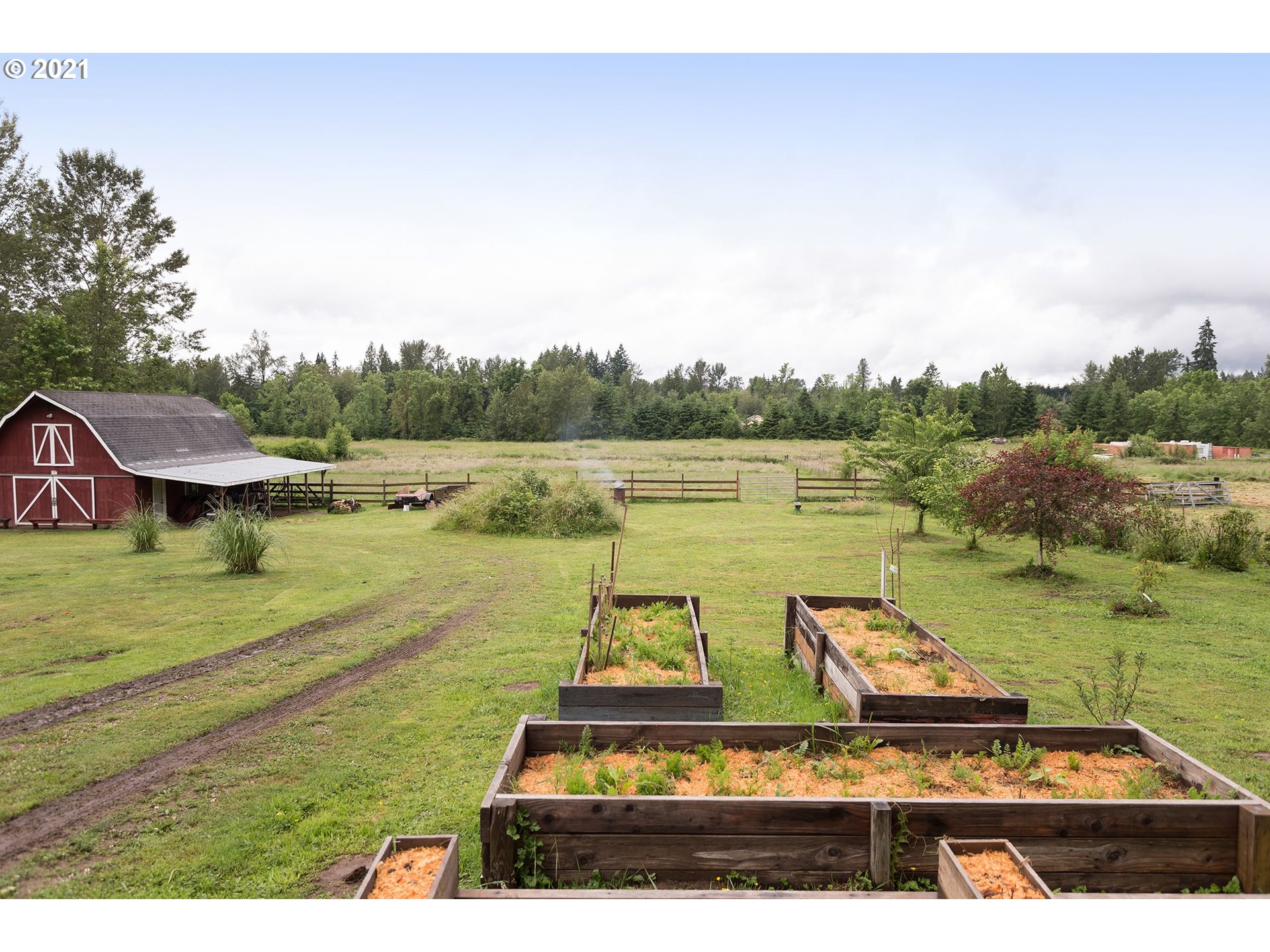 26061 Southeast Rugg Road Damascus, OR 97089 - Photo 9 of 25 Gallery Image 9