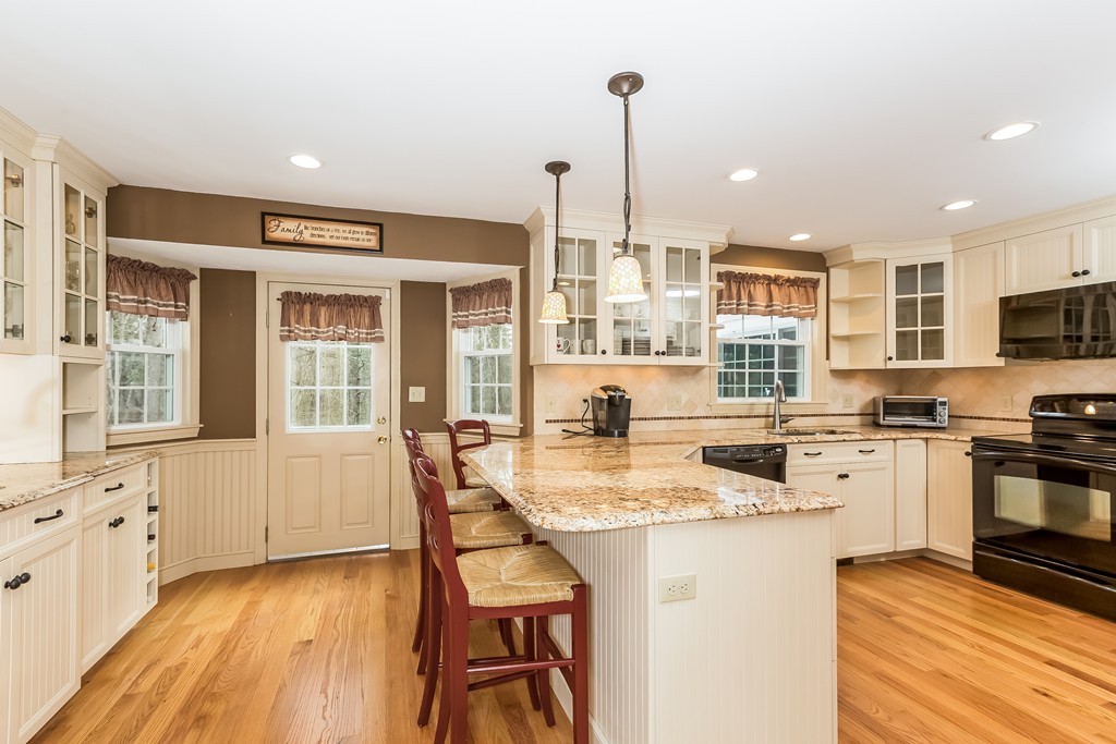 9 Standish Road Norfolk, MA 02056 - Photo 4 of 22 Gallery Image 4