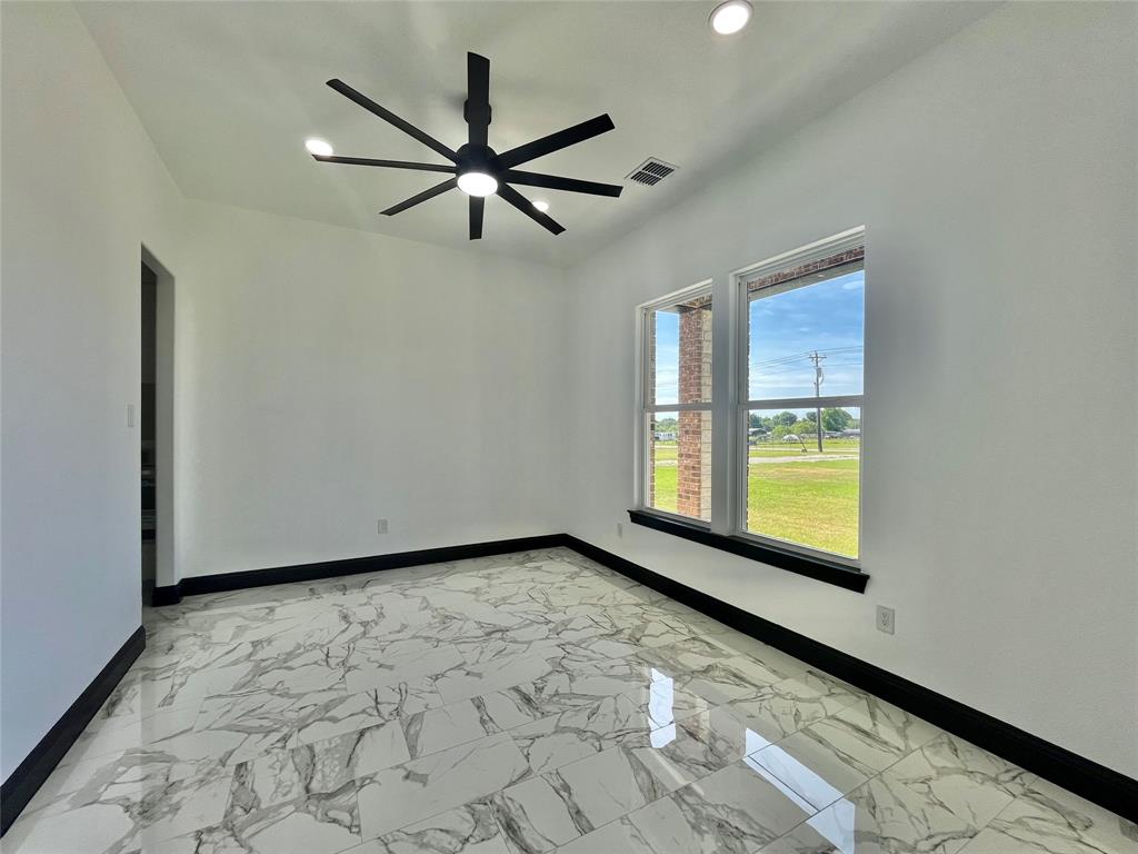 127 Valley Meadows Drive Springtown, TX 76082 - Photo 20 of 32