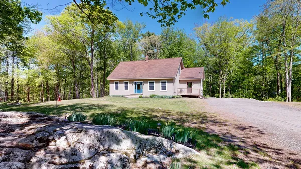 $749,000 | 671 Meadow Road, Topsham, ME 04086