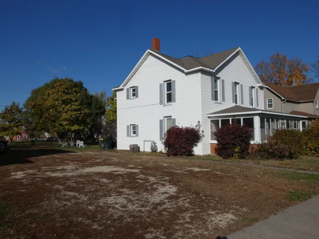 $750 | 137 North Wacouta Avenue, Prairie du Chien, WI 53821