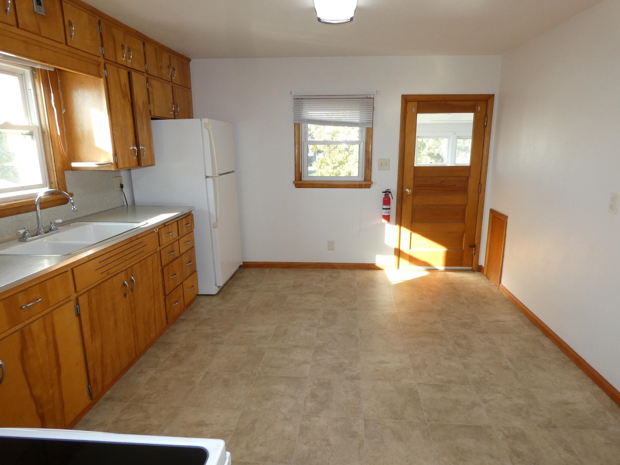 137 North Wacouta Avenue Prairie du Chien, WI 53821 - Photo 3 of 15