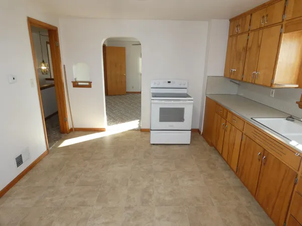 $750 | 137 North Wacouta Avenue, Prairie du Chien, WI 53821