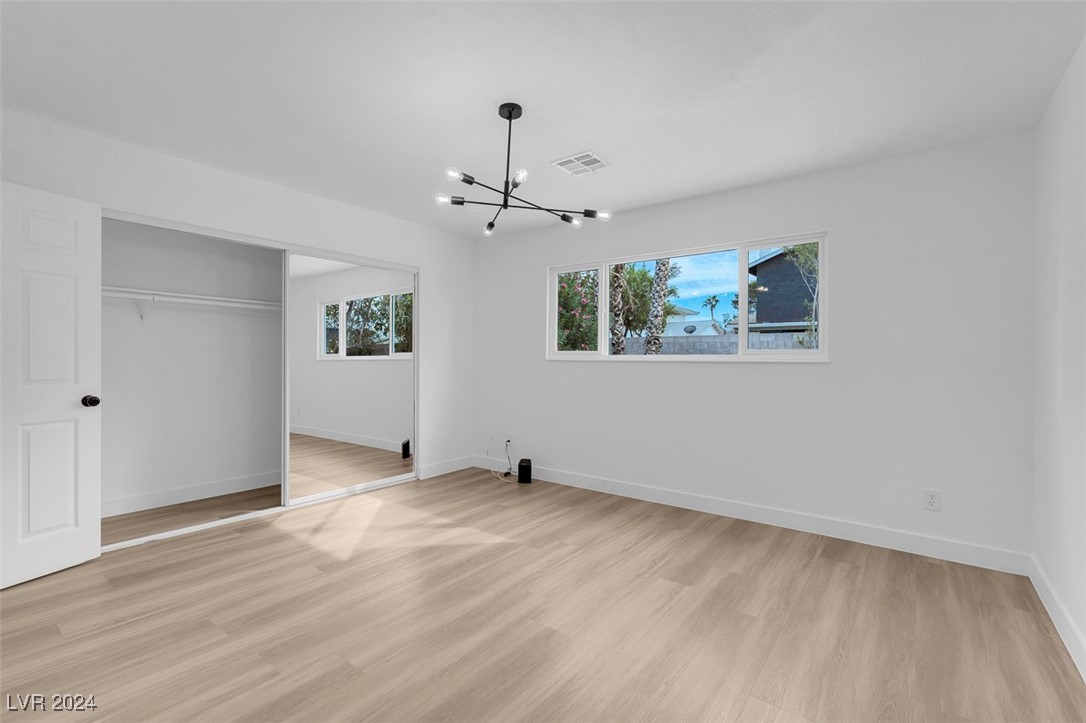 5151 Golden Spring Avenue Las Vegas, NV 89146 - Photo 9 of 13