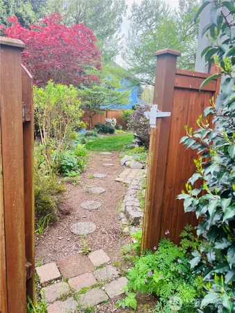 $4,299 | 11427 40th Drive Southeast, Everett, WA 98208