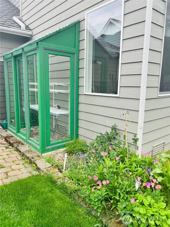 $4,299 | 11427 40th Drive Southeast, Everett, WA 98208