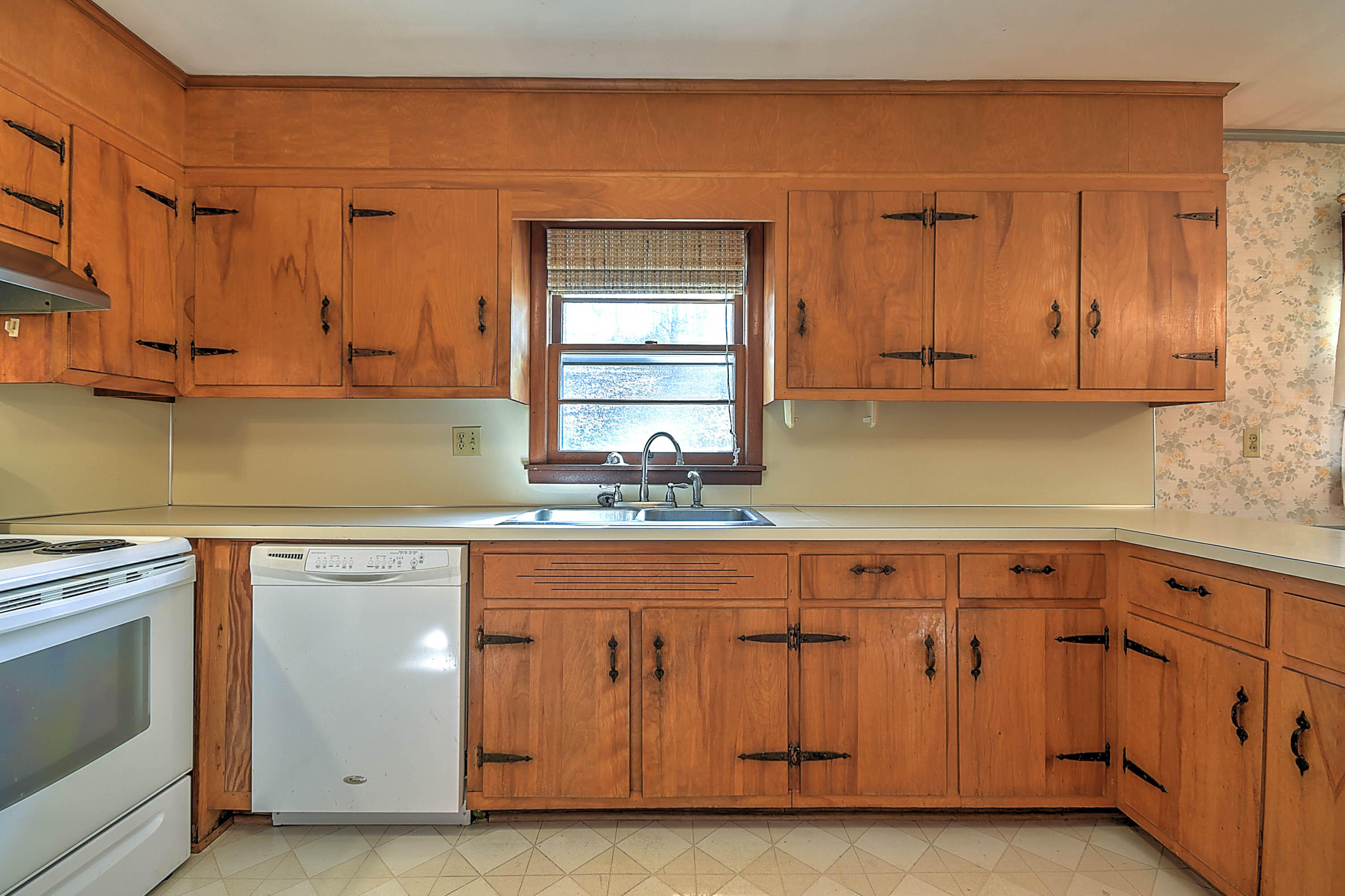 748 Old Jonesboro Road Bristol, TN 37620 - Photo 12 of 42 Old Jboro-11