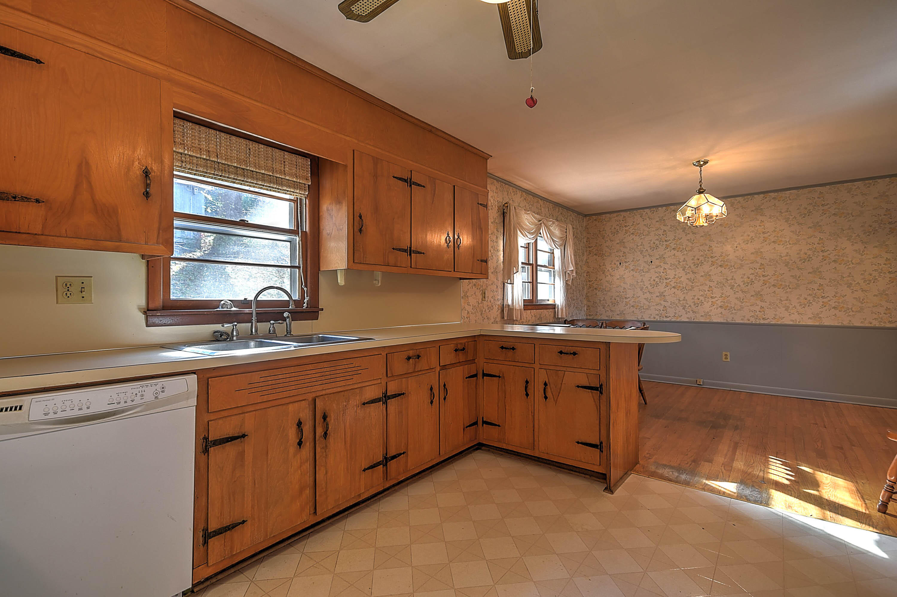 748 Old Jonesboro Road Bristol, TN 37620 - Photo 14 of 42 Old Jboro-13