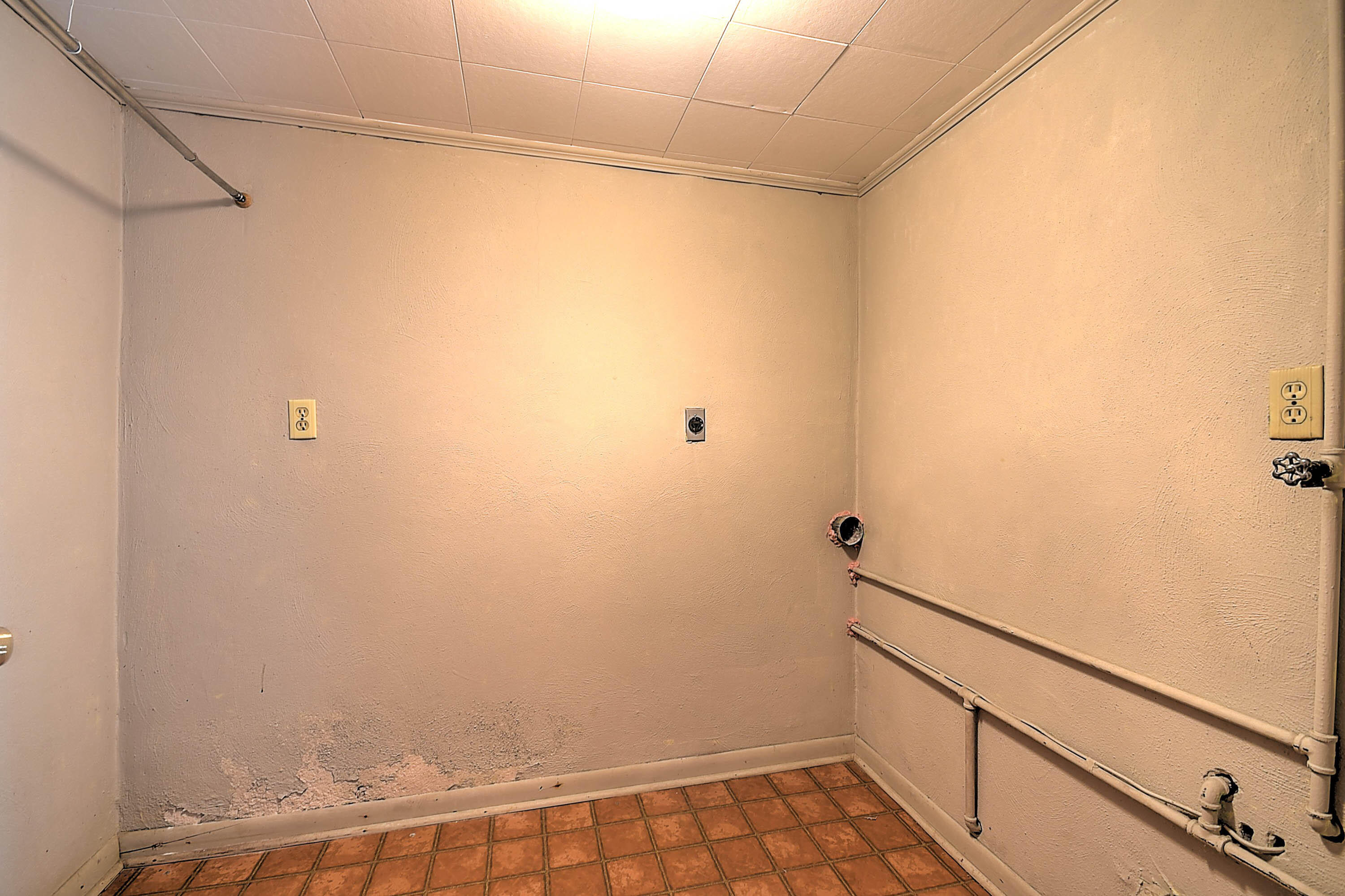 748 Old Jonesboro Road Bristol, TN 37620 - Photo 35 of 42 Old Jboro-31