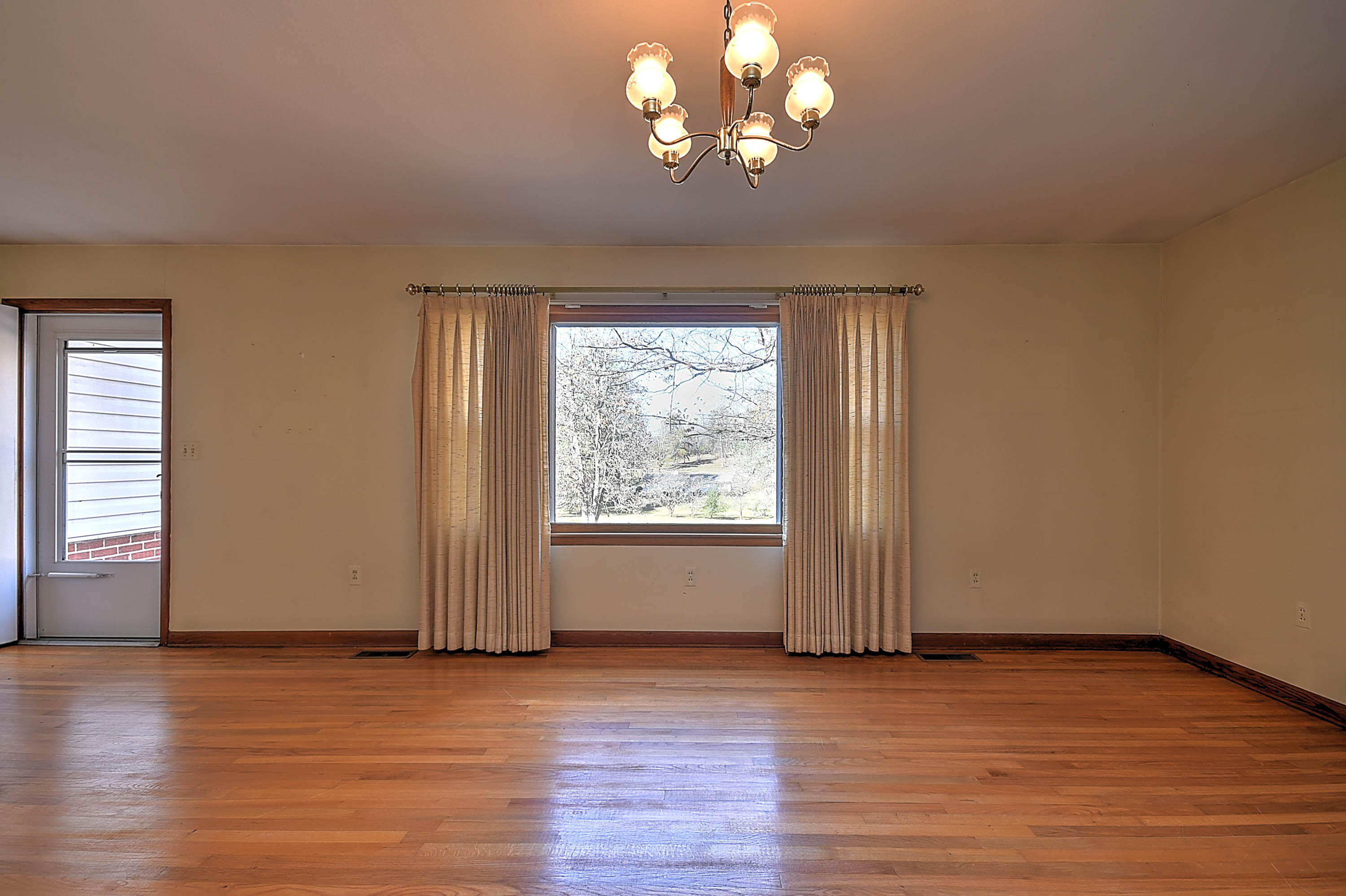 748 Old Jonesboro Road Bristol, TN 37620 - Photo 7 of 42 Old Jboro-6