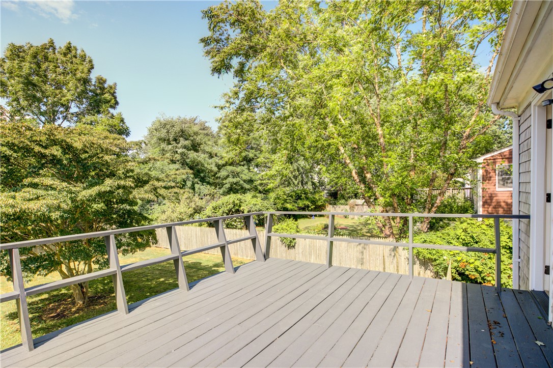 22 Reardon Drive Middletown, RI 02842 - Photo 13 of 42