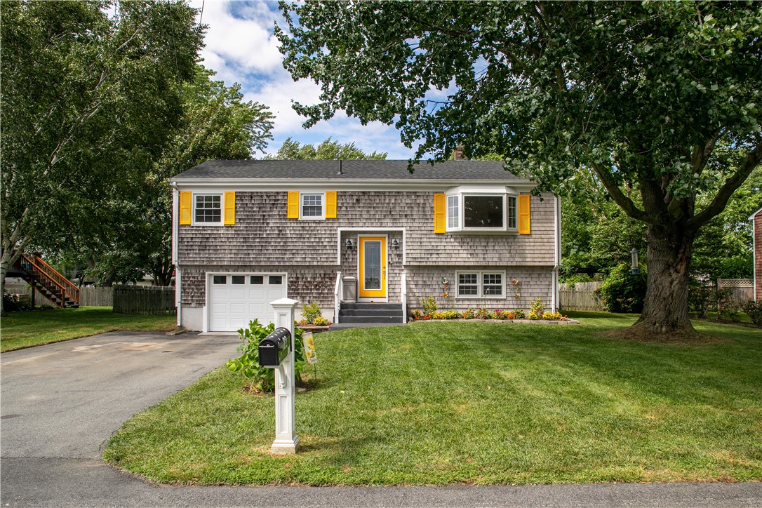 22 Reardon Drive Middletown, RI 02842 - Photo 3 of 42