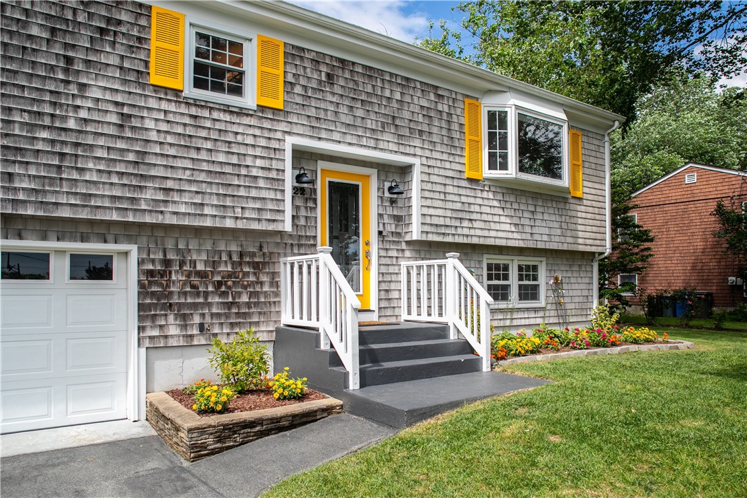 22 Reardon Drive Middletown, RI 02842 - Photo 4 of 42