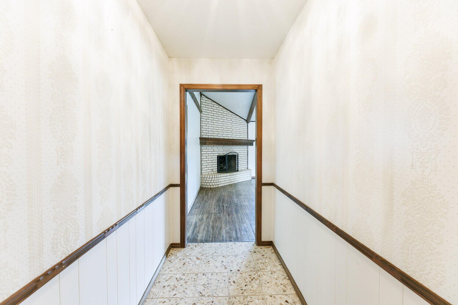 5703 80th Street Lubbock, TX 79424 - Photo 5 of 52 a view of hallway with wooden floor