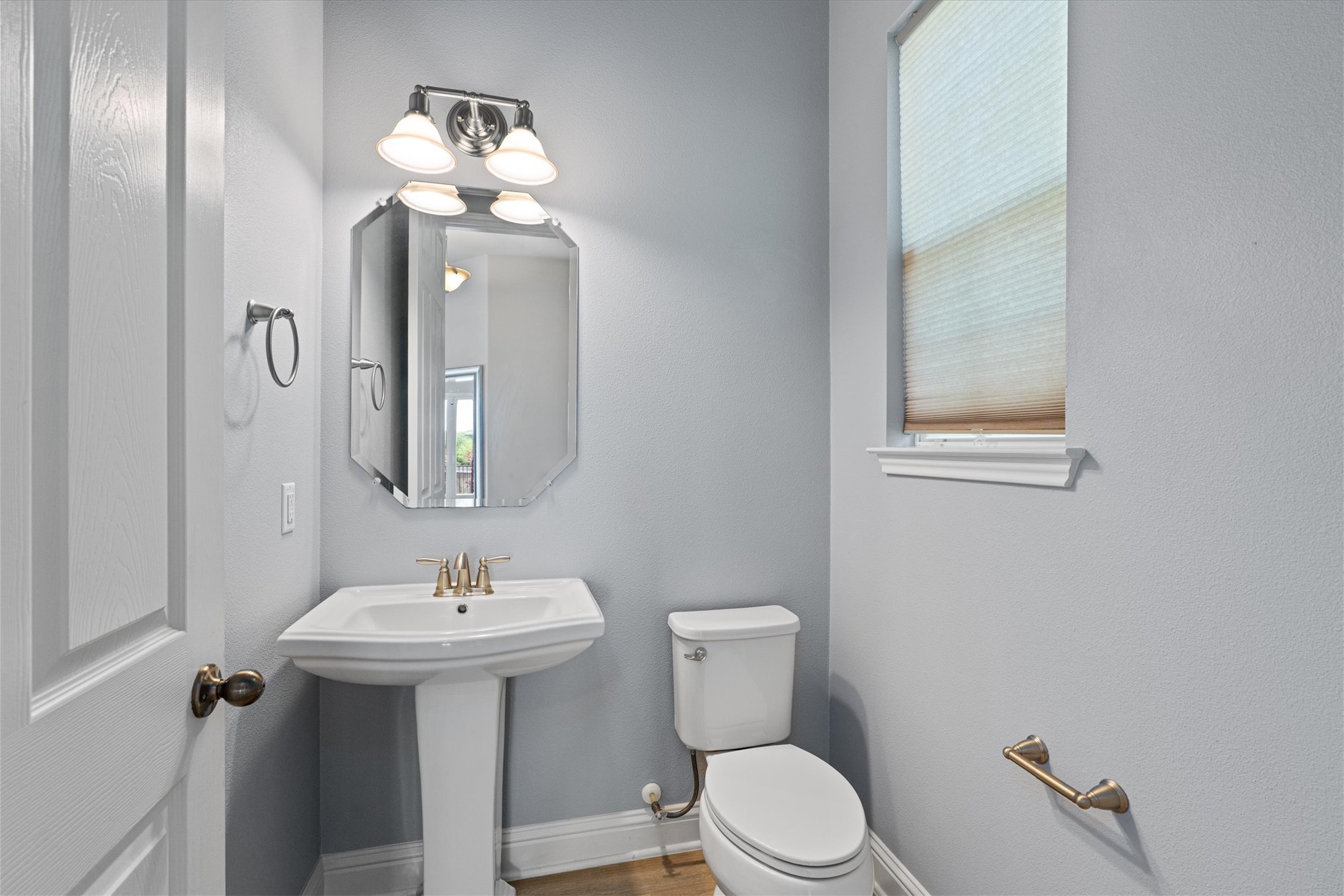 622 Cheyenne Lane Cedar Park, TX 78613 - Photo 18 of 40 Half bathroom on the main floor