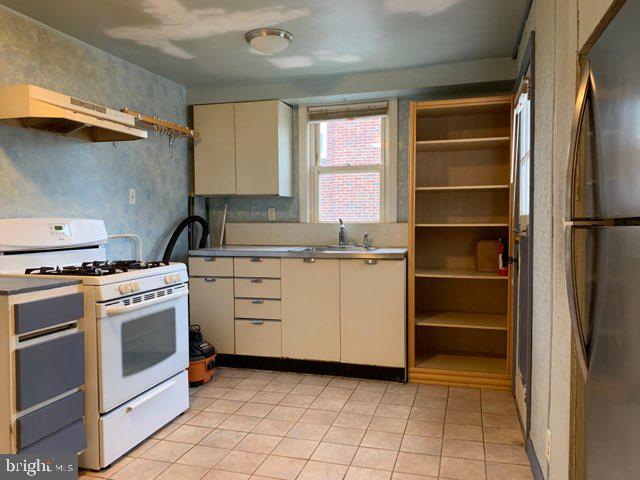 740 Braxton Road Ridley Park, PA 19078 - Photo 6 of 14 Kitchen