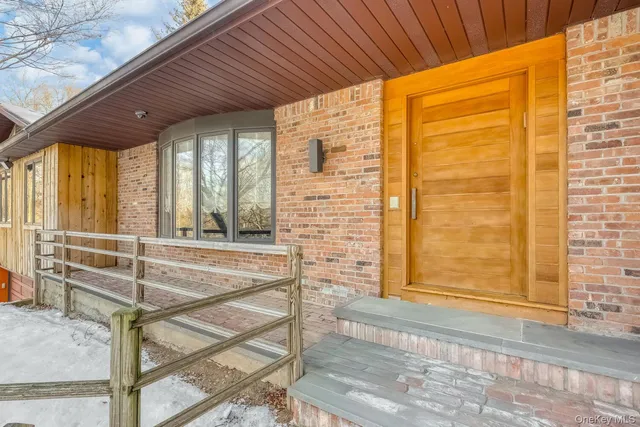 $1,550,000 | 4 Hilltop Place, Monsey, NY 10952