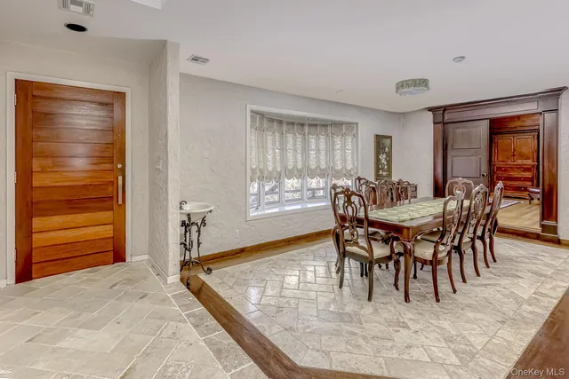 $1,550,000 | 4 Hilltop Place, Monsey, NY 10952