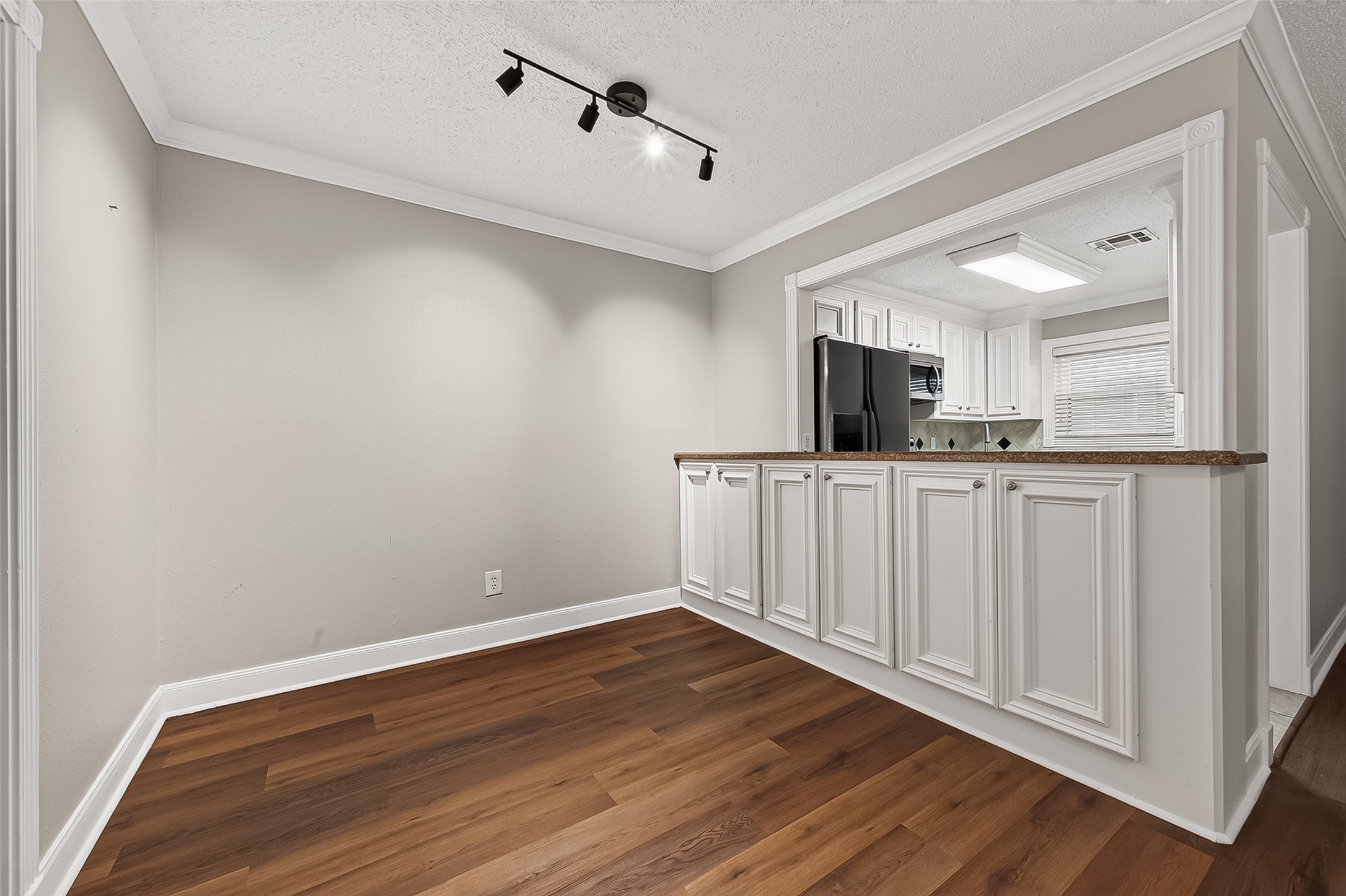 4727 Merwin Street, Unit A Houston, TX 77027 - Photo 6 of 45 Extra storage space off of the Breakfast Room!