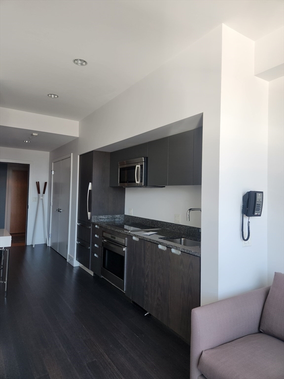 110 Stuart Street, Unit 19D Boston, MA 02116 - Photo 24 of 32