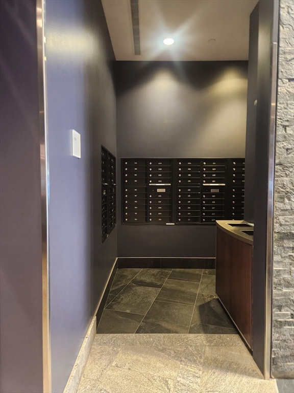 110 Stuart Street, Unit 19D Boston, MA 02116 - Photo 32 of 32 a view of entryway