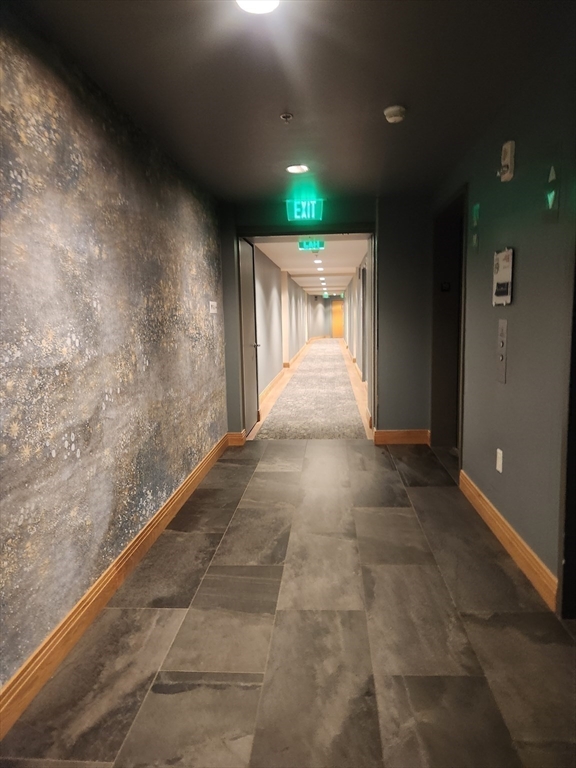 110 Stuart Street, Unit 19D Boston, MA 02116 - Photo 4 of 32 a view of entryway