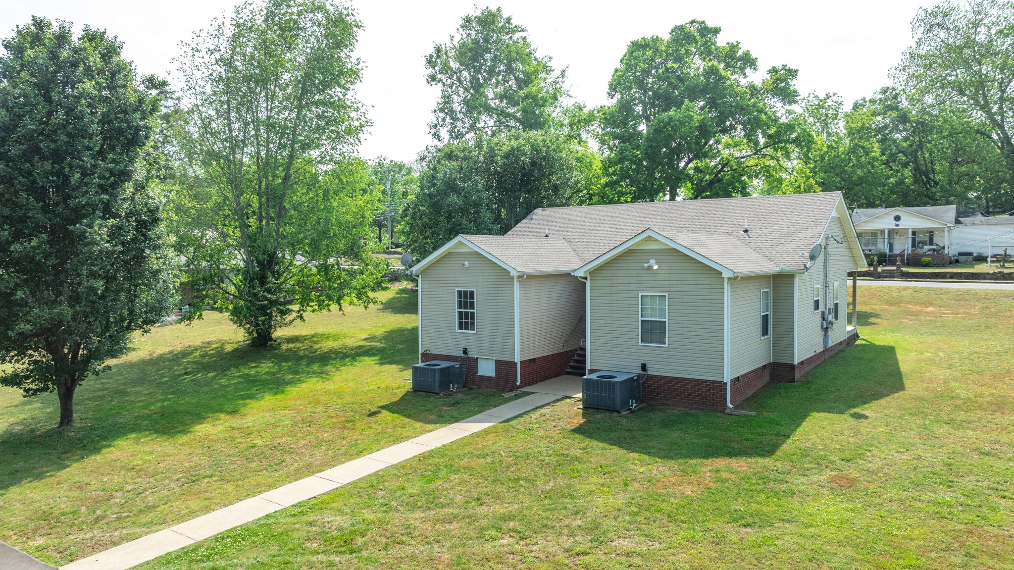 247 Locust Street Pulaski, TN 38478 - Photo 2 of 44