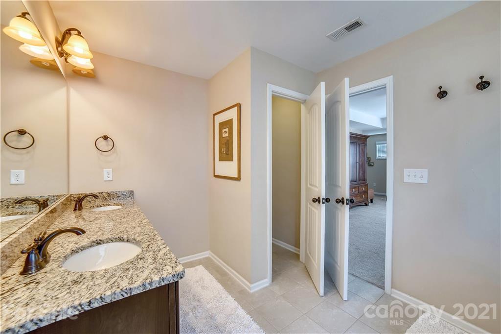 9006 Inverness Bay Road Charlotte, NC 28278 - Photo 30 of 41 Gallery Image 30