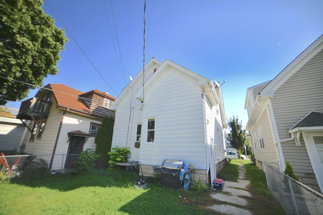 2033 South 76th Street West Allis, WI 53219 - Photo 12 of 14 Photo 3