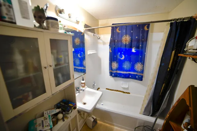 $260,000 | 2033 South 76th Street, West Allis, WI 53219