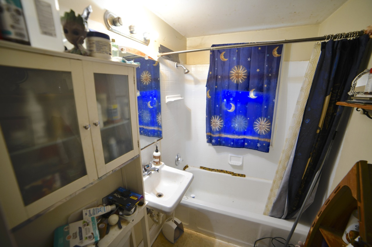 2033 South 76th Street West Allis, WI 53219 - Photo 4 of 14 Photo 9