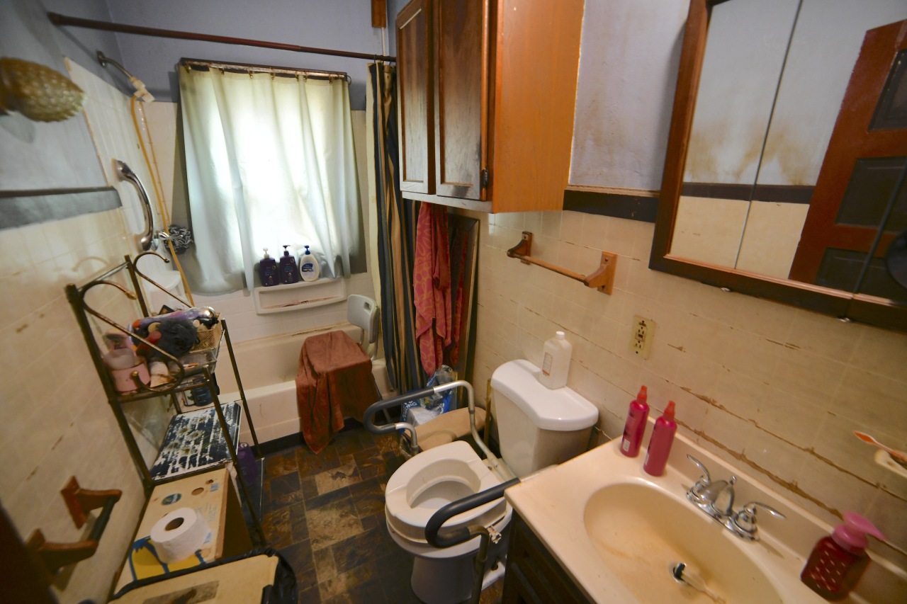 2033 South 76th Street West Allis, WI 53219 - Photo 9 of 14 Photo 13