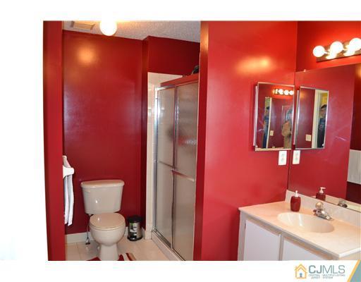 142 Prestwick Way Edison, NJ 08820 - Photo 16 of 25 Gallery Image 16