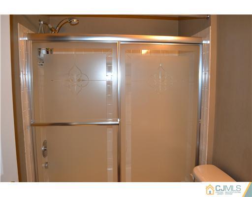 142 Prestwick Way Edison, NJ 08820 - Photo 20 of 25 Gallery Image 20