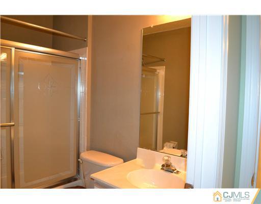 142 Prestwick Way Edison, NJ 08820 - Photo 21 of 25 Gallery Image 21