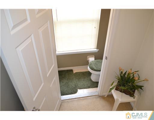 142 Prestwick Way Edison, NJ 08820 - Photo 22 of 25 Gallery Image 22