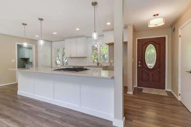 213 Orleans Drive Bloomington, IL 61701 - Photo 4 of 51