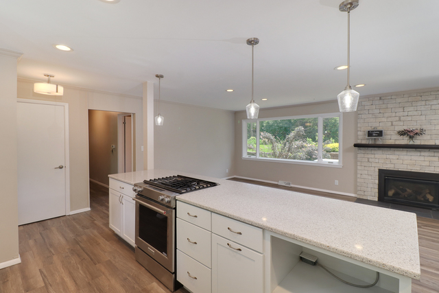 213 Orleans Drive Bloomington, IL 61701 - Photo 8 of 51