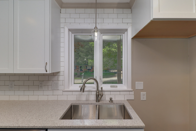 213 Orleans Drive Bloomington, IL 61701 - Photo 9 of 51