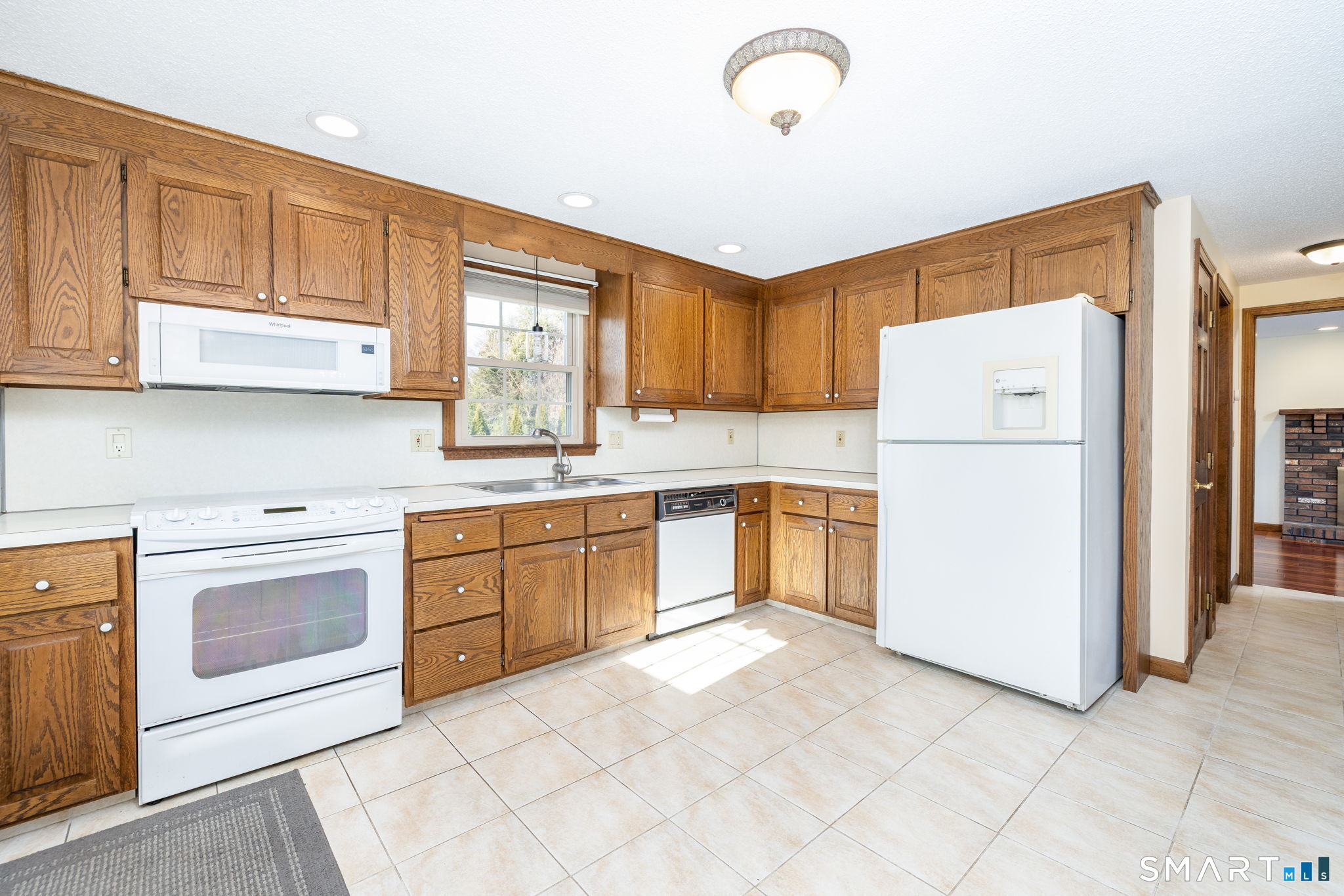 644 4 Rod Road Berlin, CT 06037 - Photo 6 of 40