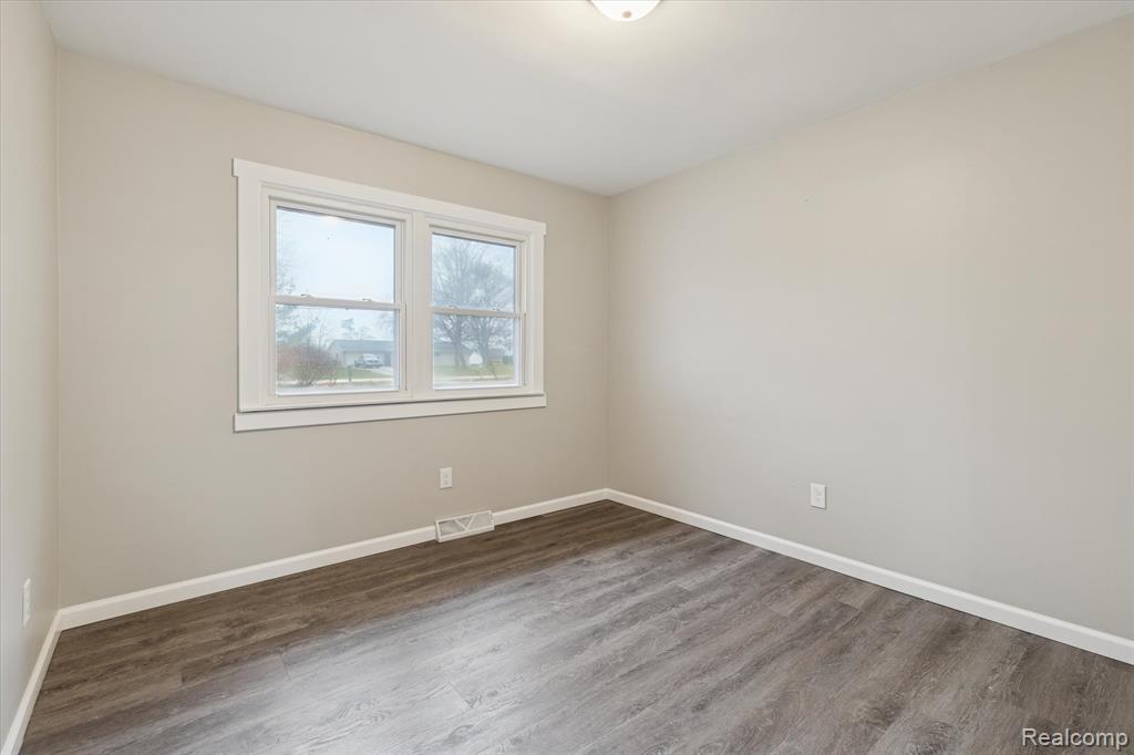 15635 Martinsville Road Belleville, MI 48111 - Photo 16 of 75