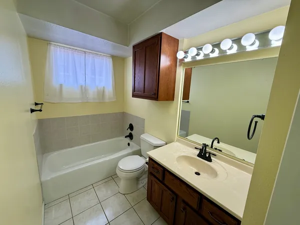 $114,500 | 3721 35th Street, Unit 4, Moline, IL 61265