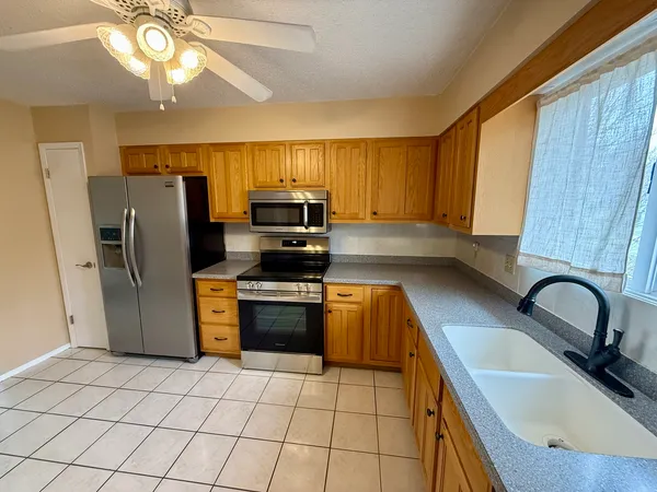 $114,500 | 3721 35th Street, Unit 4, Moline, IL 61265