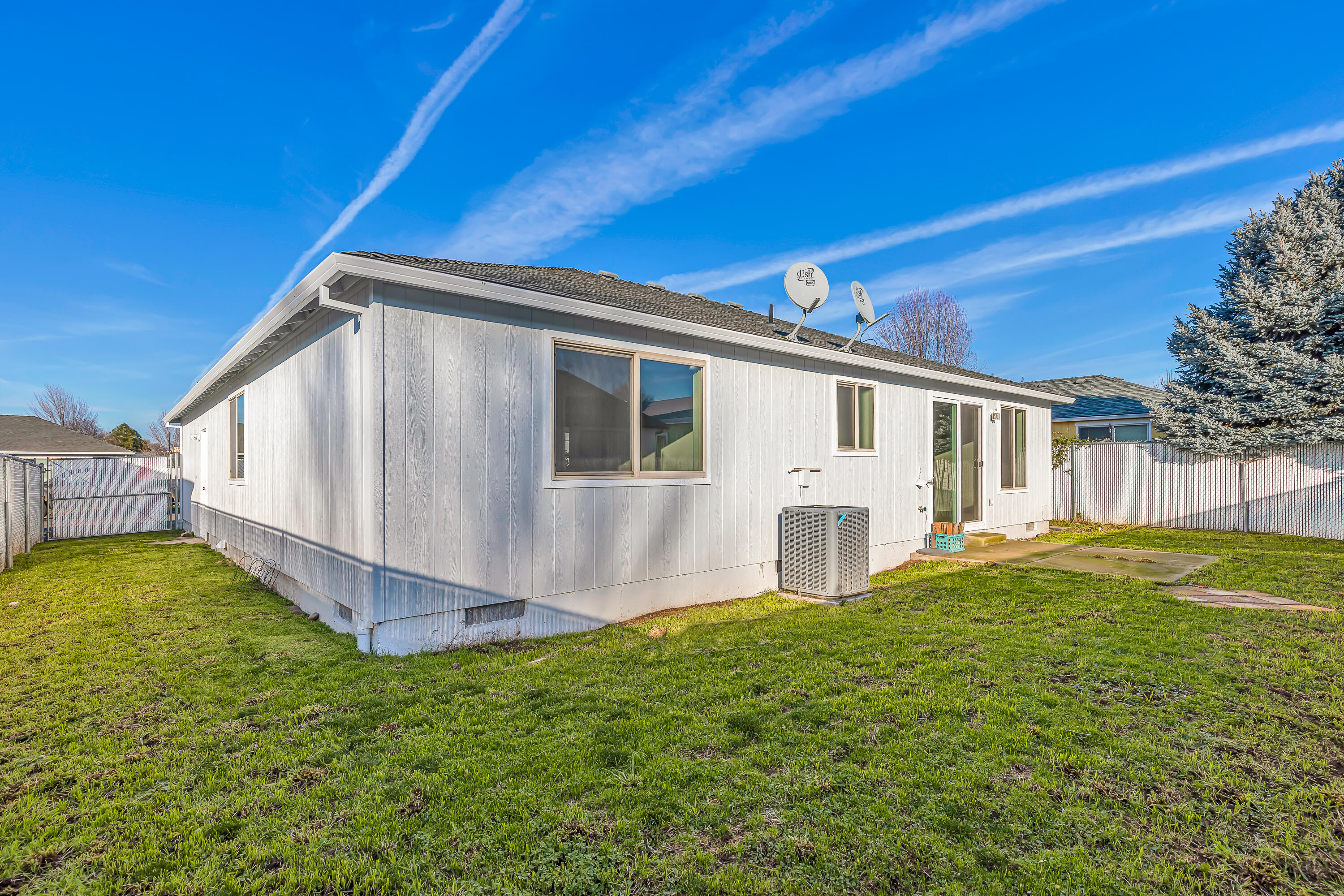 656 Andrea Way Eagle Point, OR 97524 - Photo 18 of 25 9R9A3140