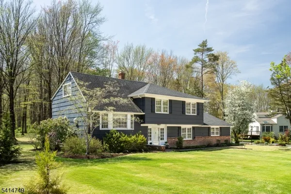 $979,000 | 89 Lyons Place, Bernards, NJ 07920