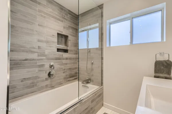 $3,950 | 1527 East El Camino Drive, Phoenix, AZ 85020