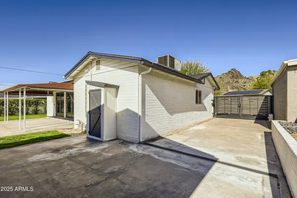 $3,950 | 1527 East El Camino Drive, Phoenix, AZ 85020